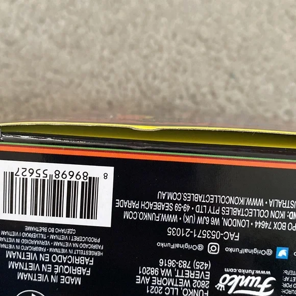 Marvel Blacklight Gambit, Rogue, Magneto, + Black Panther Funko Pops with XL Tee - Picture 10 of 12